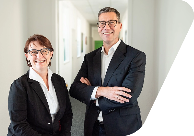 Forderungsmanagement mit Seghorns Geschäftsführern Dorothea van den Berg und Carsten Hofmeister Forderungsmanagement mit Seghorns Geschäftsführern Dorothea van den Berg und Carsten Hofmeister